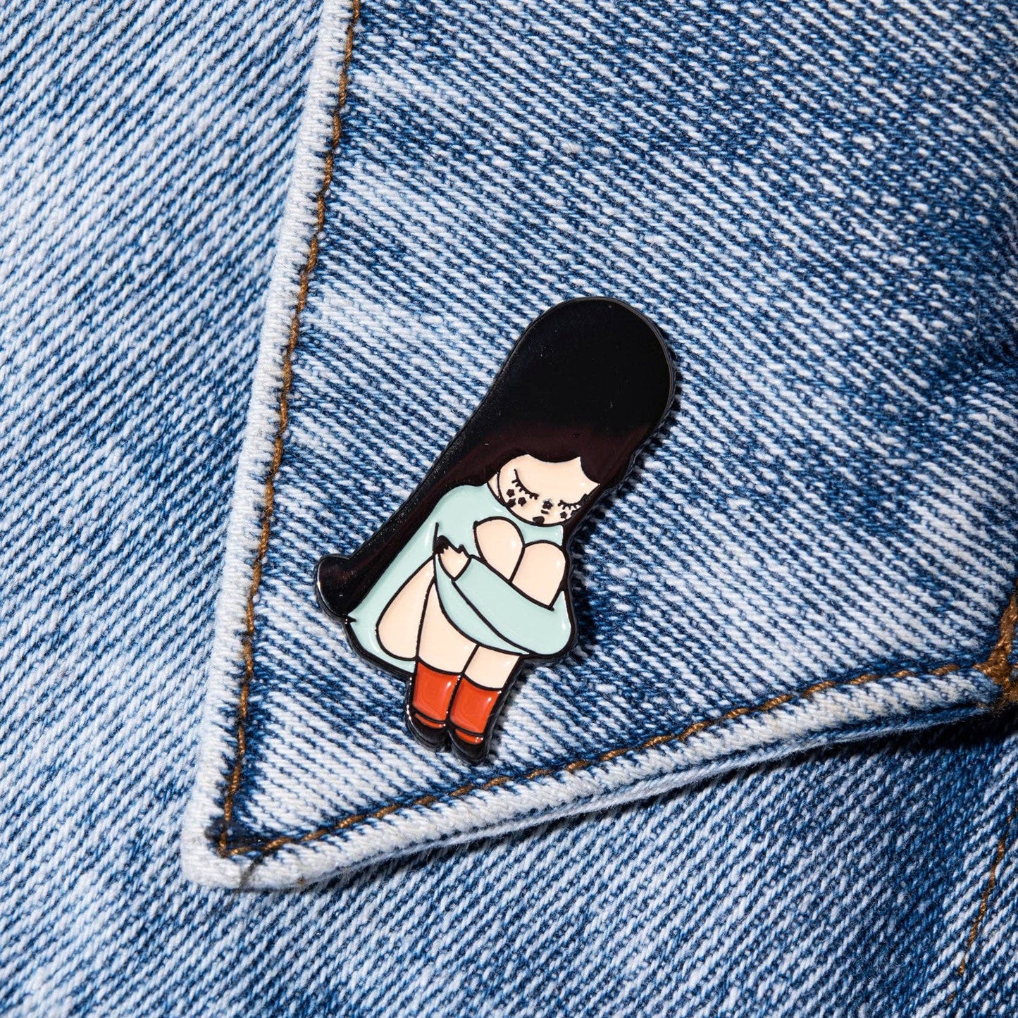 Dalila Enamel Pin