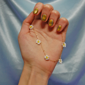 Daisy Flower Choker